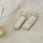 Sarah Earrings - mother of pearl
